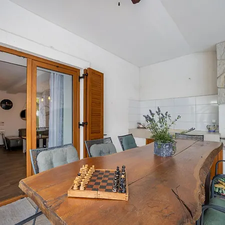 Goldie Willa Polje (Krk)