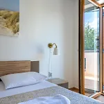 Goldie Villa