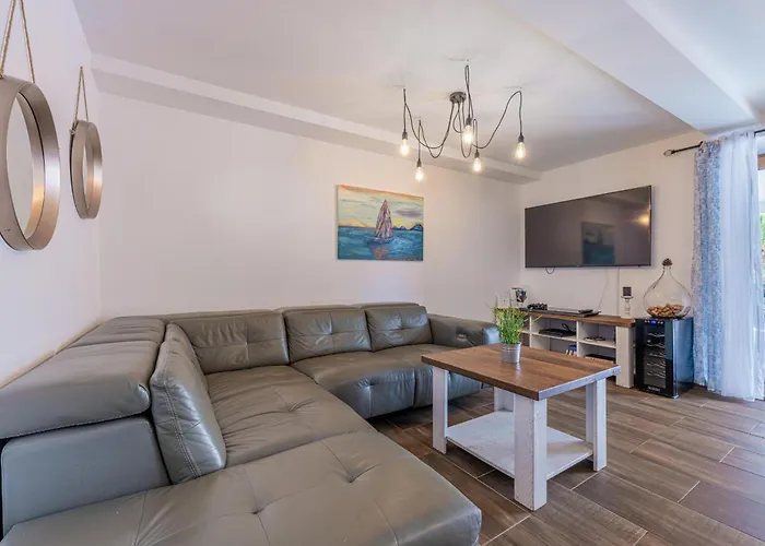 Goldie * Polje (Krk)